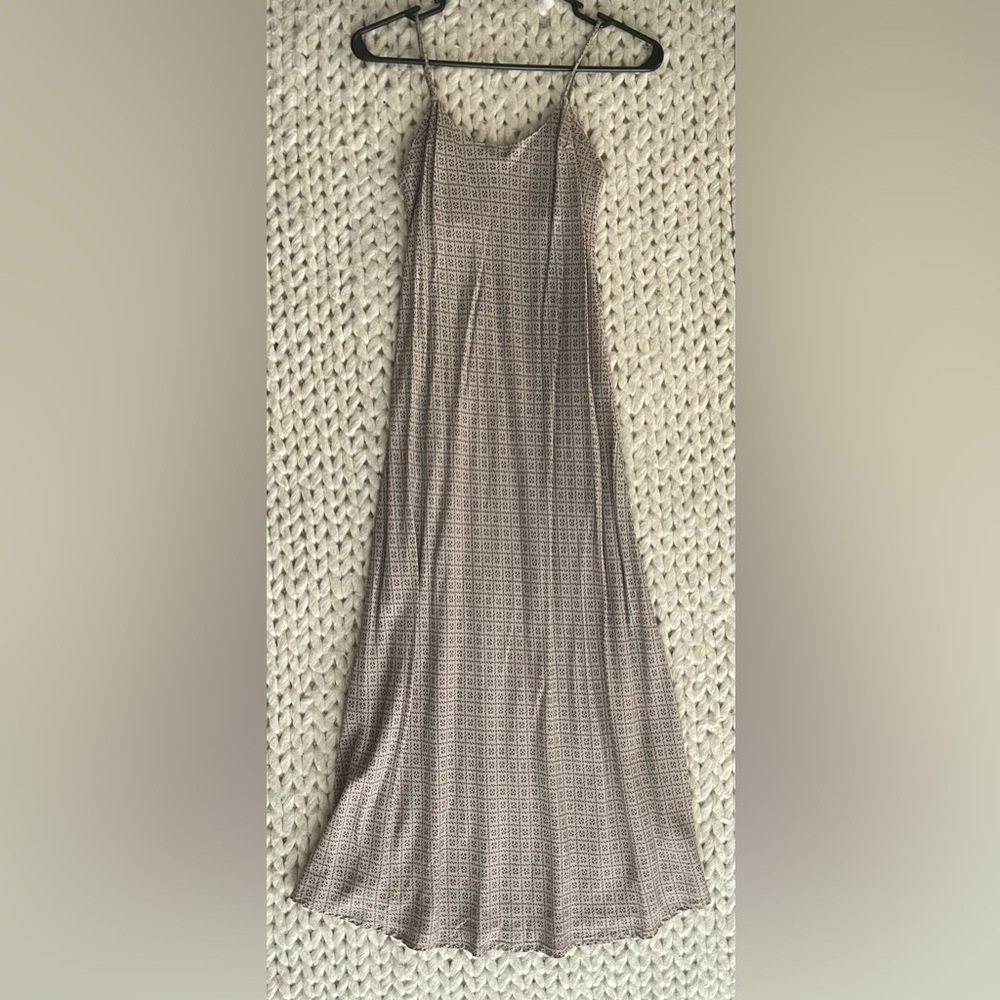 Vintage Elegant Tan Patterned Slip-in Maxi Dress - Picture 4 of 8